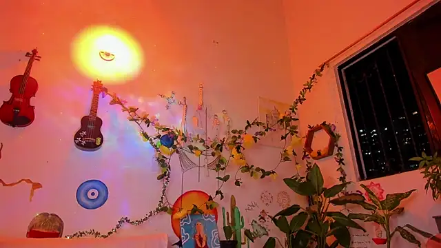 AuroraWishes online show from July 14, 2026, 2:05 am