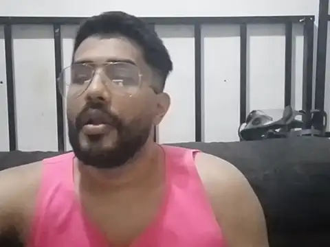 Snapshot of Yokitox chatting on March 18, 2026, 7:44 am Yokitox online show from March 18, 2026, 7:44 am