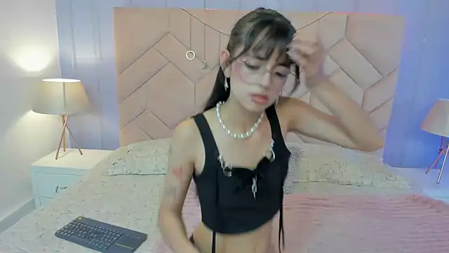 Eimy Blaze online show from May 27, 2026, 7:44 pm