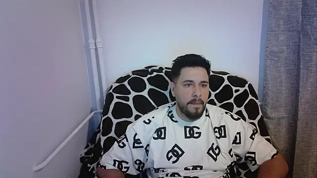 Gianiboy99 online show from May 10, 2026, 1:33 am
