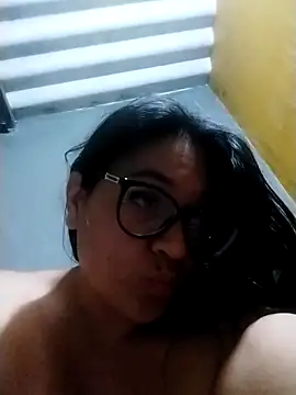 LatinSquirtBaby online show from May 19, 2026, 1:33 am