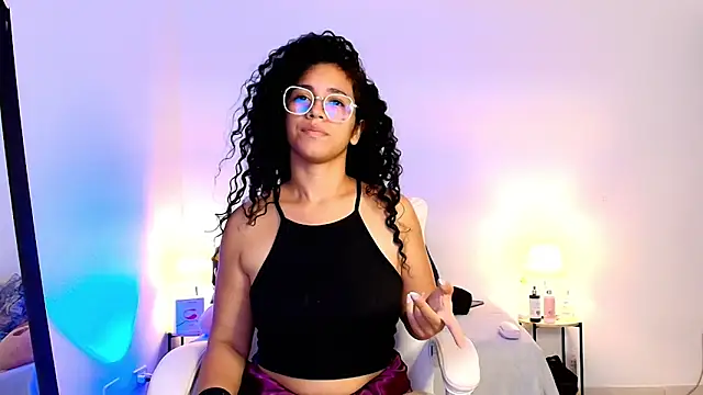 Luciianita lov199 online show from May 19, 2026, 2:29 am