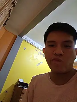 andreeww8989 online show from May 13, 2026, 3:59 am