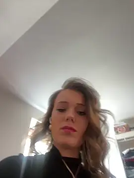 Snapshot of SophiaWestend chatting on March 19, 2026, 10:52 am SophiaWestend online show from March 19, 2026, 10:52 am