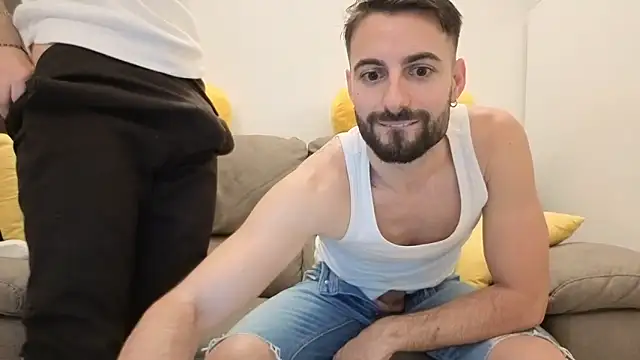 AmicisegretiITA online show from May 9, 2026, 6:46 pm
