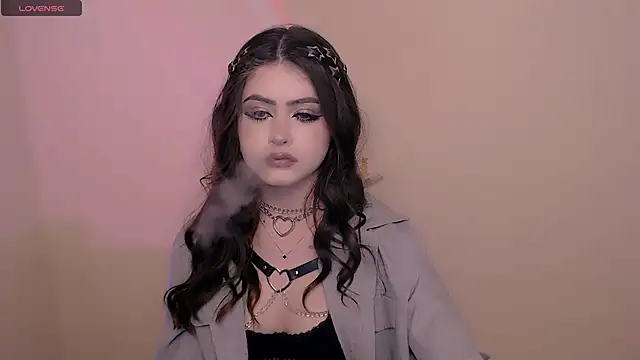  LunnaBelle  online show from March 26, 2026, 3:06 pm