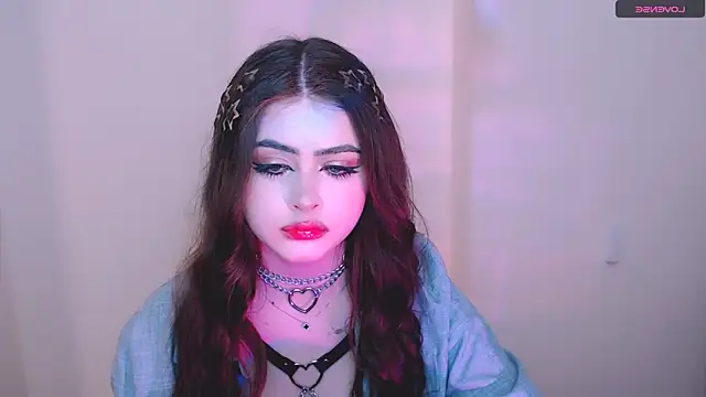  LunnaBelle  online show from March 27, 2026, 3:12 am