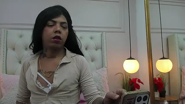MiiaRestrepo online show from July 15, 2026, 12:10 pm