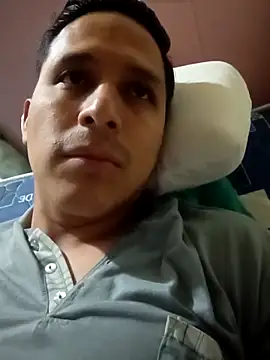 Snapshot of Rikard90 chatting on March 18, 2026, 2:04 am Rikard90 online show from March 18, 2026, 2:04 am