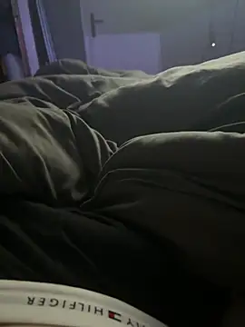 zoladj online show from April 6, 2026, 10:22 pm