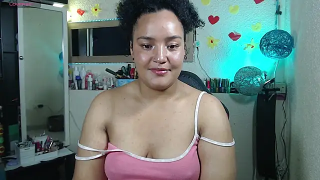 SofiaRoyal2308 online show from March 25, 2026, 1:22 am