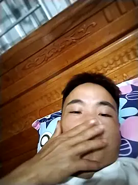 Snapshot of boy-pho- chatting on March 18, 2026, 11:46 am boy-pho- online show from March 18, 2026, 11:46 am