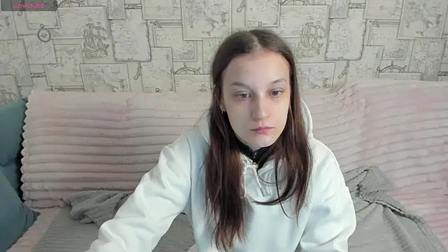 Snapshot of Kriss_Doeil chatting on May 17, 2026, 2:09 am Kriss Doeil online show from May 17, 2026, 2:09 am