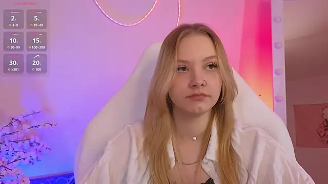 StaceyyJones online show from March 19, 2026, 10:08 am