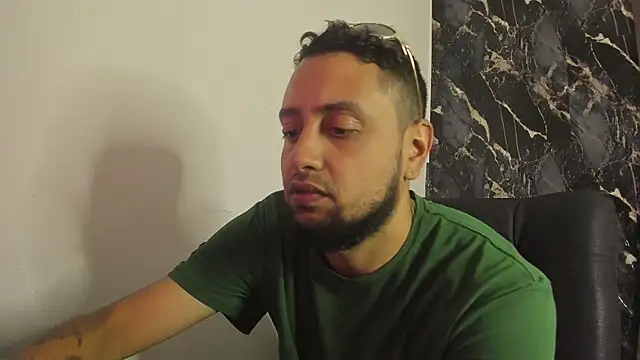 Snapshot of Santi_rogue chatting on March 18, 2026, 1:03 pm Santi rogue online show from March 18, 2026, 1:03 pm