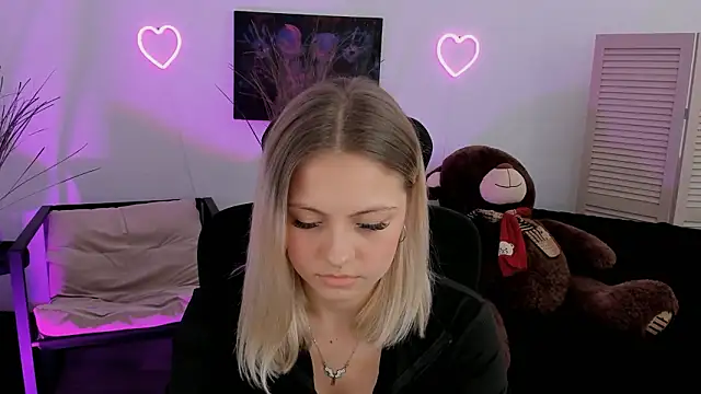 Snapshot of BlossomVibe chatting on March 18, 2026, 11:46 am BlossomVibe online show from March 18, 2026, 11:46 am