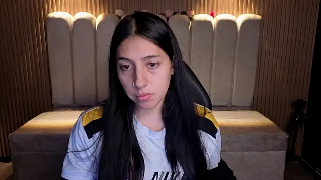 Snapshot of Melannyy_V chatting on March 28, 2026, 12:38 pm Melannyy V online show from March 28, 2026, 12:38 pm