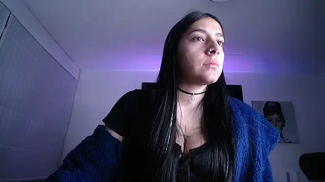 Snapshot of Melannyy_V chatting on April 21, 2026, 12:33 pm Melannyy V online show from April 21, 2026, 12:33 pm
