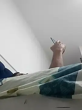 Snapshot of Dereckrose23 chatting on April 5, 2026, 9:17 am Dereckrose23 online show from April 5, 2026, 9:17 am