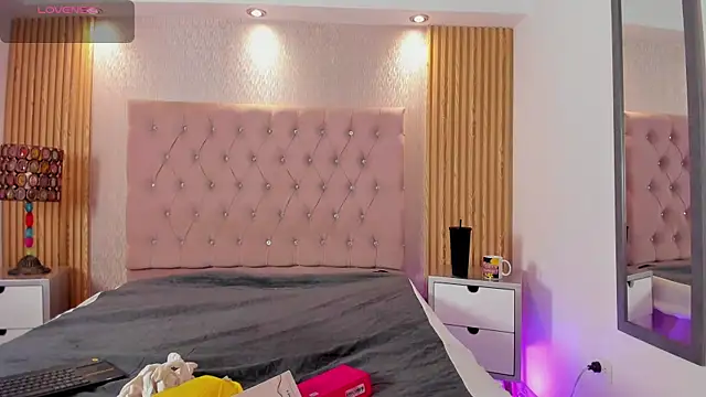 Jorinde Sexy online show from May 6, 2026, 3:57 am