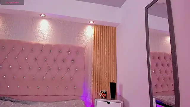 Jorinde Sexy online show from May 8, 2026, 4:07 am