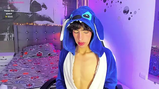 Snapshot of santy_fox chatting on March 28, 2026, 1:54 pm santy fox online show from March 28, 2026, 1:54 pm