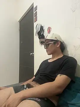 Snapshot of Hazhitr chatting on March 21, 2026, 2:38 am Hazhitr online show from March 21, 2026, 2:38 am