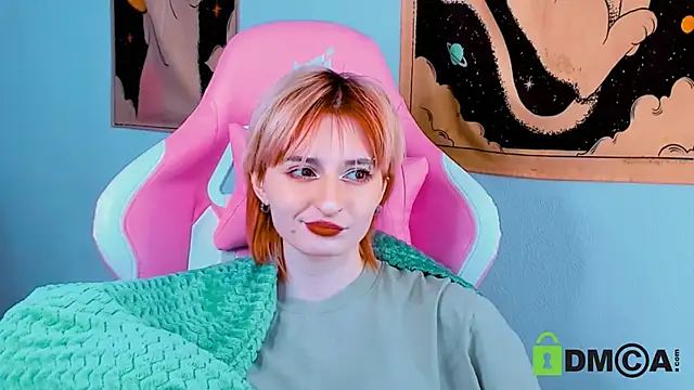 Kira  Cutie online show from May 12, 2026, 9:23 pm