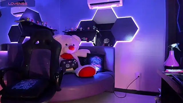 DaphneHarrison online show from March 23, 2026, 7:07 pm