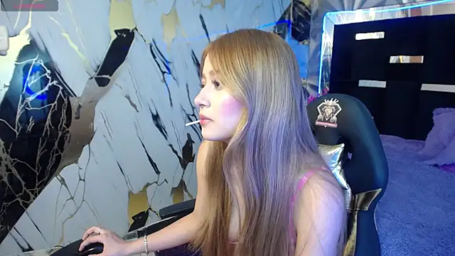 Daniela-hill online show from April 16, 2026, 3:18 am