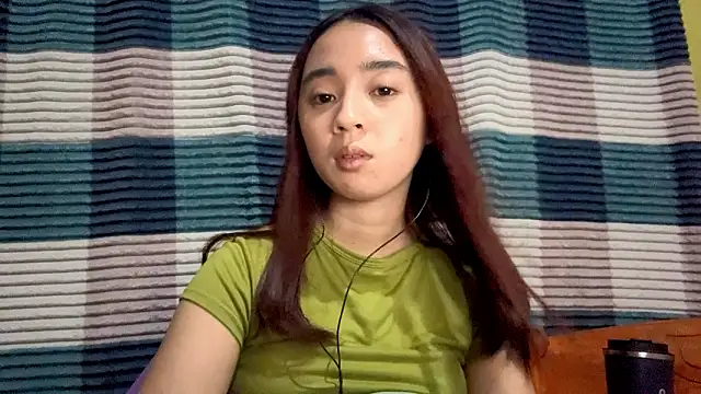 Snapshot of LenoraLacassagne chatting on March 23, 2026, 4:00 pm LenoraLacassagne online show from March 23, 2026, 4:00 pm