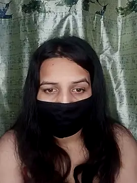 Snapshot of REENA-STRIP chatting on April 22, 2026, 7:48 pm REENA-STRIP online show from April 22, 2026, 7:48 pm