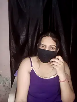 Snapshot of REENA-STRIP chatting on April 23, 2026, 5:48 pm REENA-STRIP online show from April 23, 2026, 5:48 pm