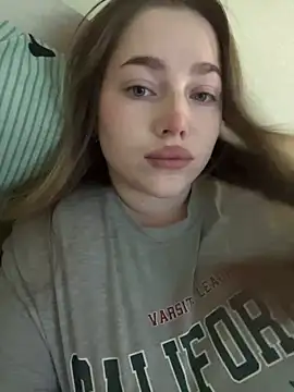 Snapshot of milana_millka chatting on March 31, 2026, 8:26 am milana millka online show from March 31, 2026, 8:26 am