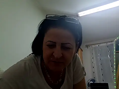 Alexisbaba12 online show from May 7, 2026, 8:47 pm