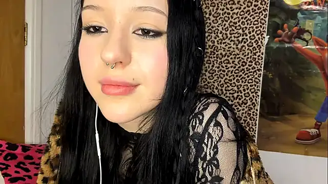 Snapshot of LunaTempted chatting on March 26, 2026, 7:41 pm LunaTempted online show from March 26, 2026, 7:41 pm