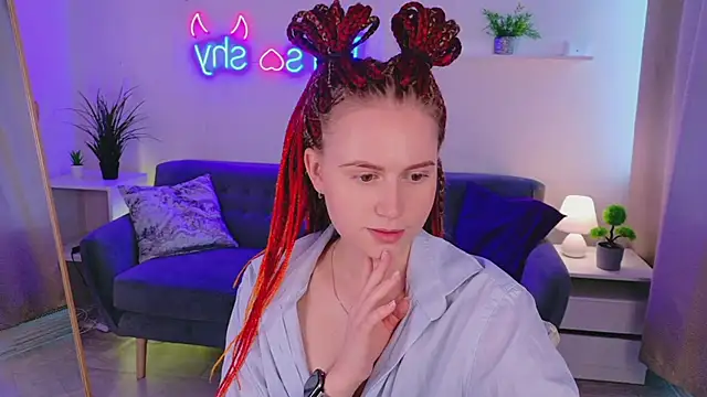 Lover Daisy  online show from June 12, 2026, 12:48 pm