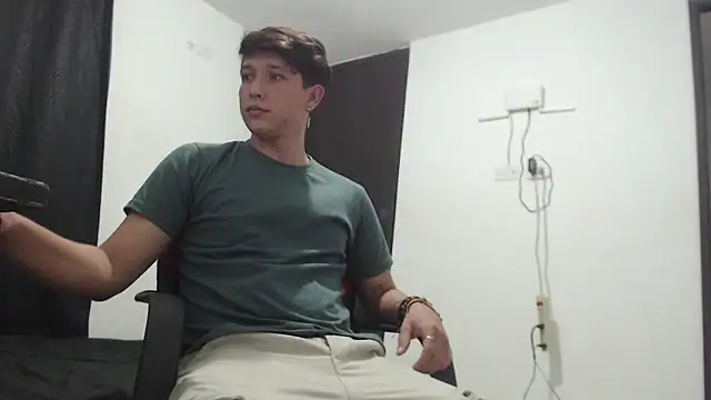 Snapshot of Lucifeeeer_666 chatting on March 20, 2026, 7:08 pm Lucifeeeer 666 online show from March 20, 2026, 7:08 pm