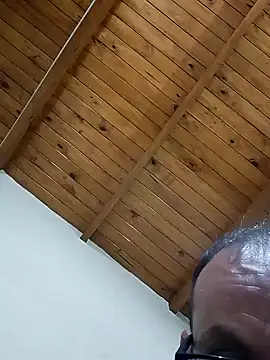 Snapshot of Manzanita87 chatting on March 20, 2026, 2:49 am Manzanita87 online show from March 20, 2026, 2:49 am