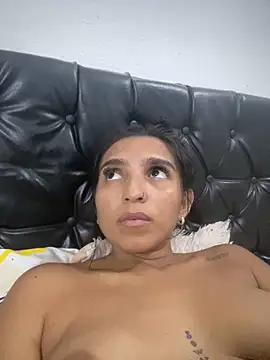 Snapshot of Blowjob-Queen_ chatting on April 22, 2026, 3:31 am Blowjob-Queen online show from April 22, 2026, 3:31 am