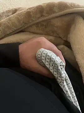 yassineamri online show from April 14, 2026, 5:52 pm