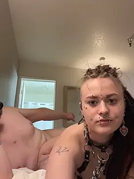 darlingvicuous online show from April 3, 2026, 9:24 pm