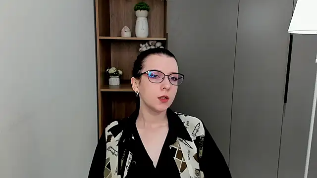 IsaSantella online show from March 21, 2026, 10:20 am