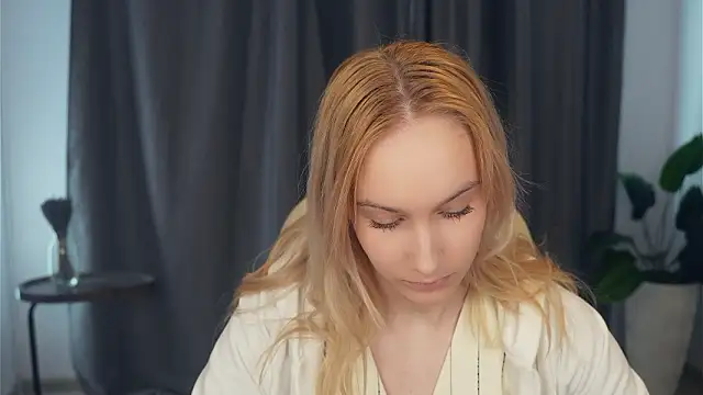 Snapshot of EuraRonchetti chatting on March 22, 2026, 11:35 am EuraRonchetti online show from March 22, 2026, 11:35 am