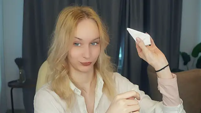 Snapshot of EuraRonchetti chatting on March 23, 2026, 10:52 am EuraRonchetti online show from March 23, 2026, 10:52 am