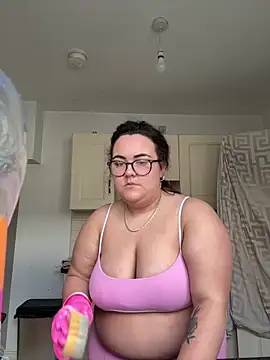 Khloeross online show from May 15, 2026, 2:24 pm