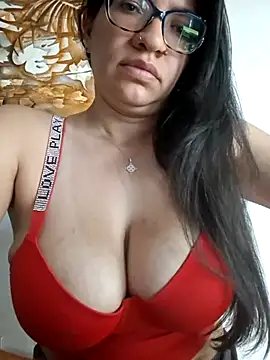 Gia-and-Lara online show from March 29, 2026, 1:22 pm