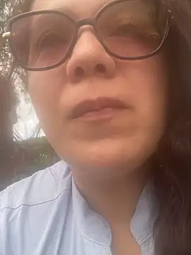 Alaialuxe online show from April 8, 2026, 6:30 pm