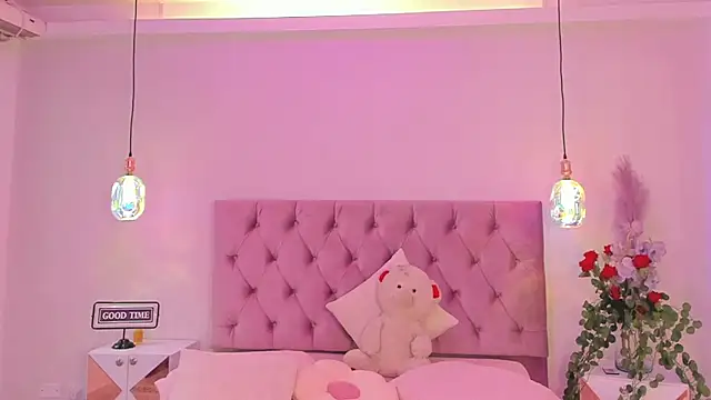 SofiaBloomm online show from May 16, 2026, 8:18 pm