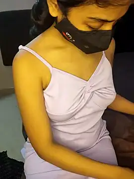 ALIZA FENDY online show from April 19, 2026, 4:28 pm